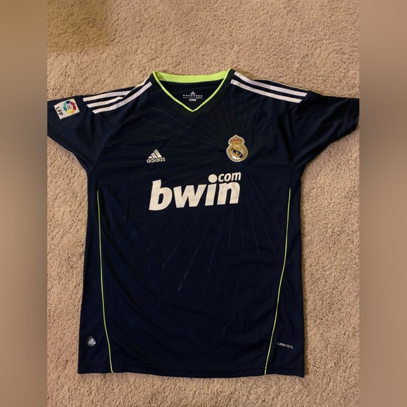 COPY - No longer wear this and minimizing my closet before moving to colorado. - Picture 3 of 5